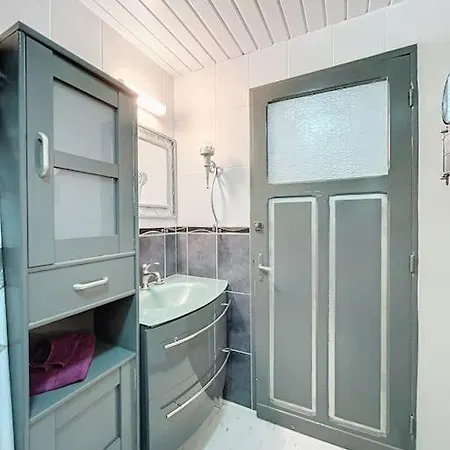 3e Etage: Proche & Commerces