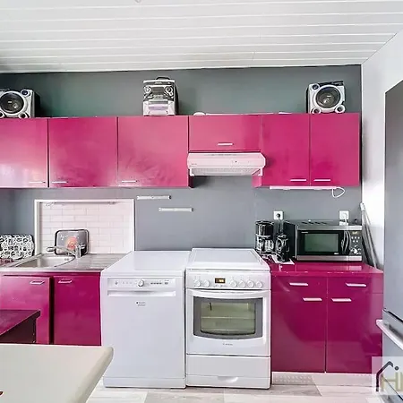 3e Etage: Proche & Commerces